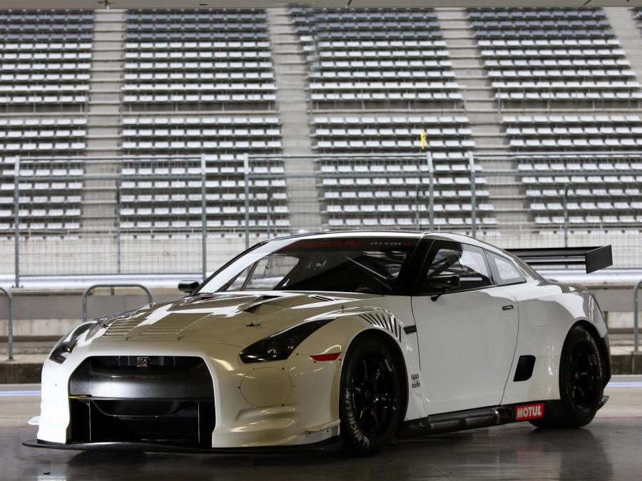  Nissan GT-R FIA GT1 2009 года  (фото 10 из 28)